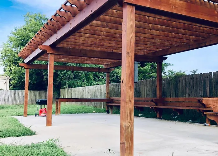 Super 8 By Wyndham Houston Hobby Airport South Hotel